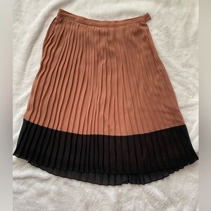 Forever 21 pleated midi skirt size medium